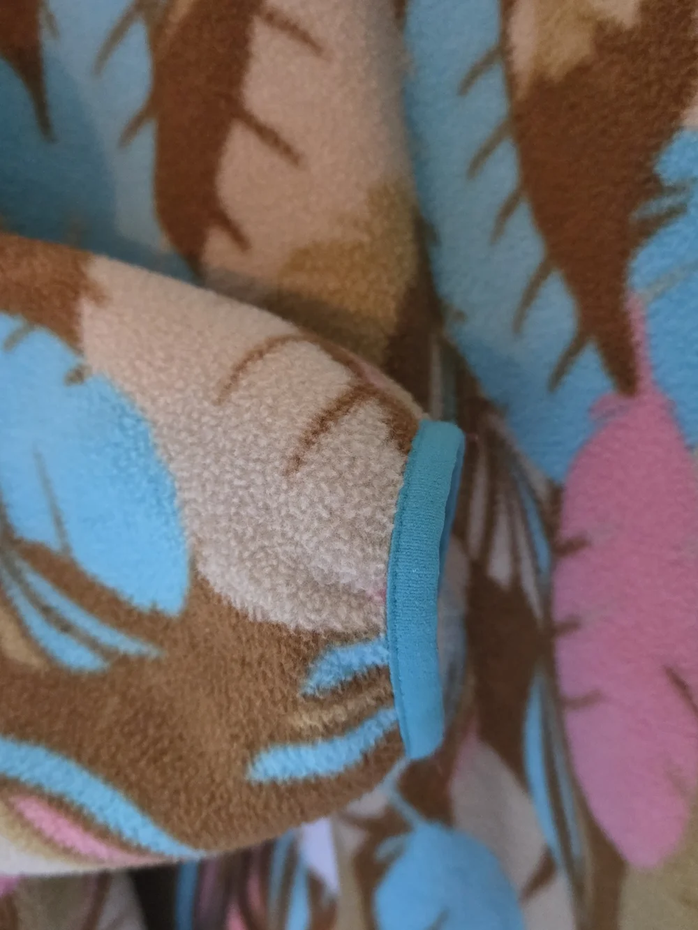 Patagonia Synchilla Fleece in Turquoise, Pink & Brown - Picture 4 of 5